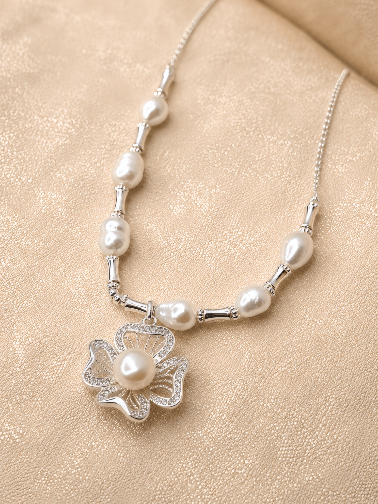 Collier Pétale - Jawhar Store